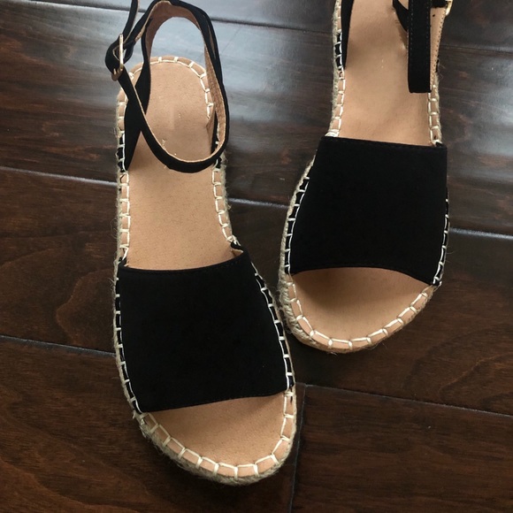 **PRICE FIRM**Black Suede espadrilles ankle strap - Picture 4 of 5